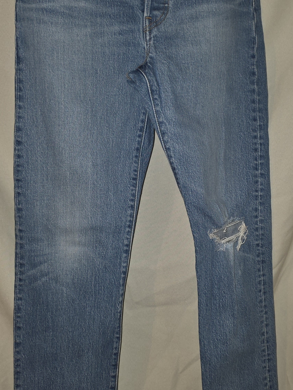 Levi's 501 Original Fit Distressed Straight Leg Button Fly Jeans W26/L32